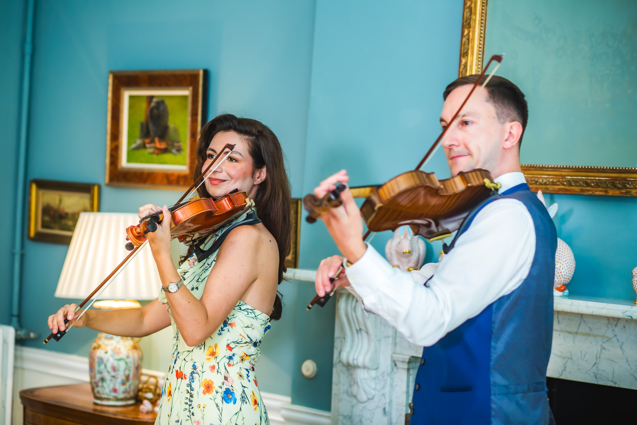 IO4A5843-4 Violinist for hire Strings Attached Violins